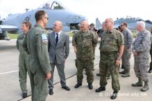 Minister obrany s 1. zstupcom nelnka Generlneho tbu navtvili cvienie Slovak Warthog